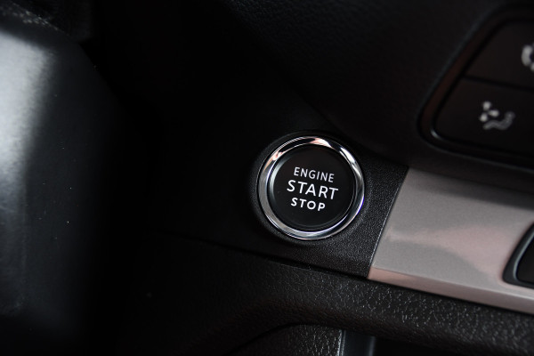 Opel Vivaro 2.2 BlueHDI L3 DC Black Edition FULL OPTIONS! Adaptieve Cruise, Camera, Virtual, 2 x Schuifdeur, Leder, Stuur/Stoel verwarming, 180pk, Automaat, LED, Uniek!