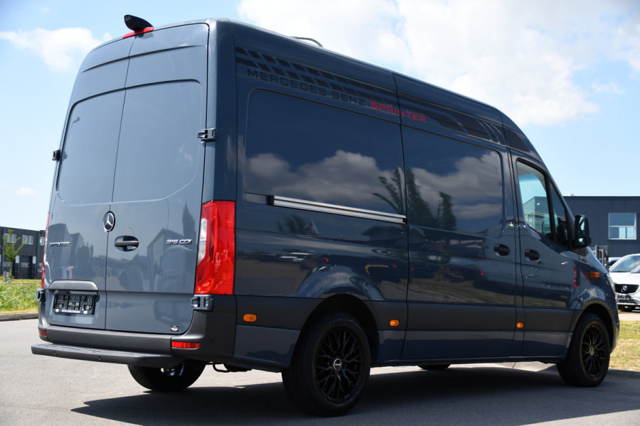 Mercedes-Benz Sprinter 315 1.9 CDI L2 Pro PB Edition FACELIFT! Adaptieve Cruise, Camera, Carplay, LED, Automaat, 10,5'' Mbux, 150pk, Clima, binnenspiegel camera, Uniek!