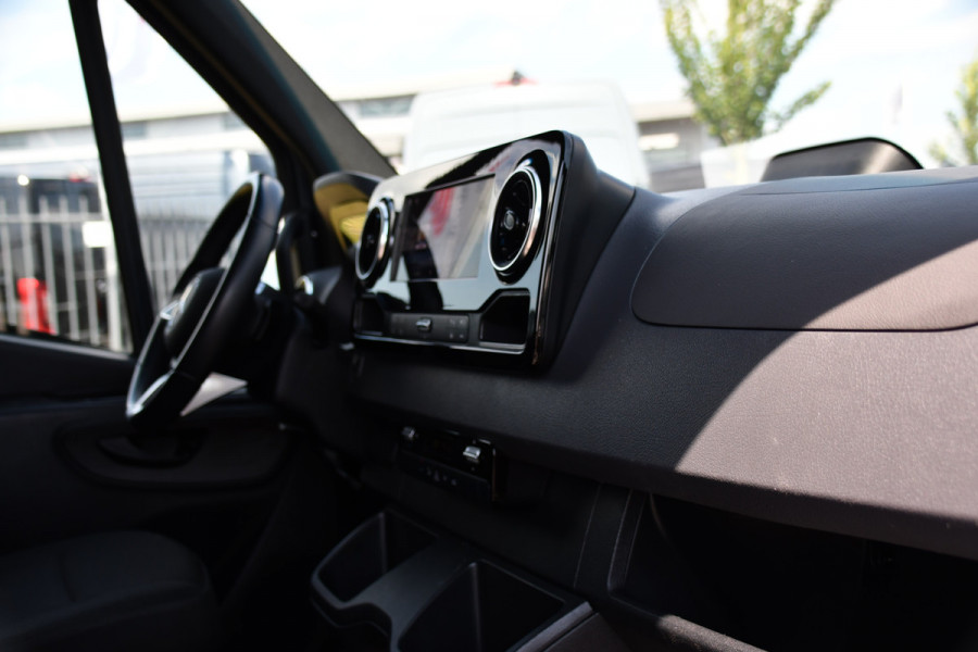 Mercedes-Benz Sprinter 315 1.9 CDI L2 Pro PB Edition FACELIFT! Adaptieve Cruise, Camera, Carplay, LED, Automaat, 10,5'' Mbux, 150pk, Clima, binnenspiegel camera, Uniek!