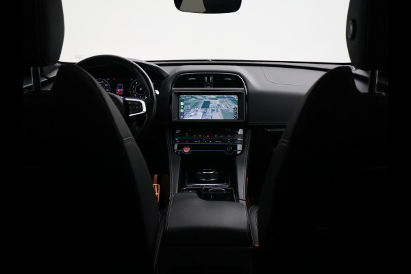 Jaguar F-Pace 2.0T 250 PK AWD R-SPORT + PANORAMA | ADAPTIVE CC | MERIDIAN AUDIO | STOELVERW. V+A | CAMERA