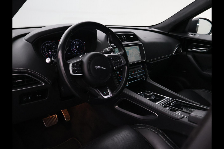 Jaguar F-Pace 2.0T 250 PK AWD R-SPORT + PANORAMA | ADAPTIVE CC | MERIDIAN AUDIO | STOELVERW. V+A | CAMERA