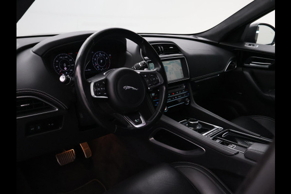 Jaguar F-Pace 2.0T 250 PK AWD R-SPORT + PANORAMA | ADAPTIVE CC | MERIDIAN AUDIO | STOELVERW. V+A | CAMERA