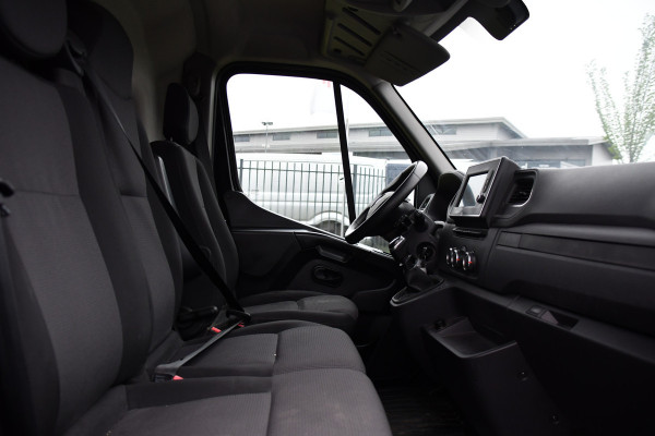 Renault Master T35 2.3 dCi 150 L2H2 Black Edition Cruise, Camera, Carplay, 150pk, Automaat Multimedia, LED, NAVI, Trekhaak, Uniek!