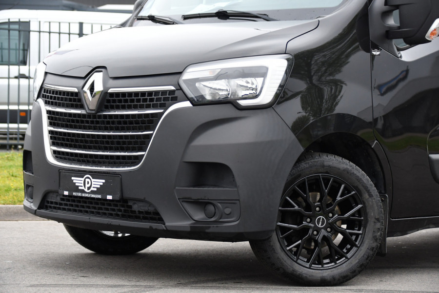 Renault Master T35 2.3 dCi 150 L2H2 Black Edition Cruise, Camera, Carplay, 150pk, Automaat Multimedia, LED, NAVI, Trekhaak, Uniek!