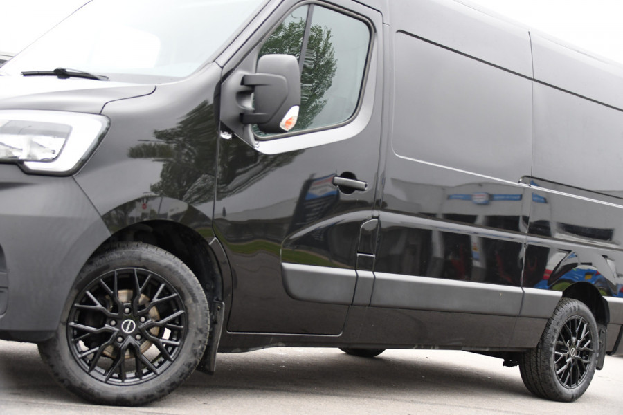 Renault Master T35 2.3 dCi 150 L2H2 Black Edition Cruise, Camera, Carplay, 150pk, Automaat Multimedia, LED, NAVI, Trekhaak, Uniek!