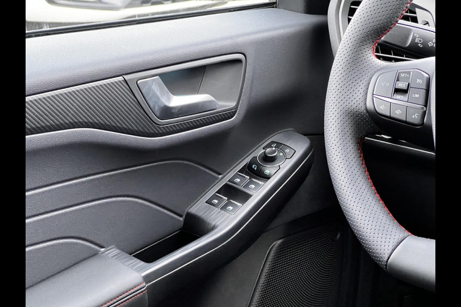 Ford Kuga 2.5 PHEV ST-Line 243 pk |  Wegklapbare trekhaak | 2.100 kg trekgewicht! | Winterpakket