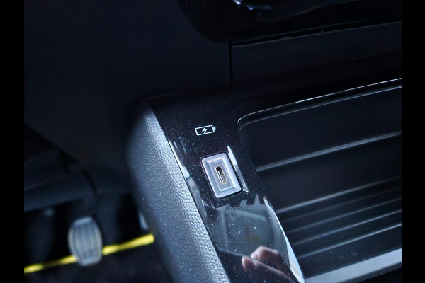 Peugeot 208 1.2 PureTech Active NAP! Leuke/Nette Auto! Carplay! Navigatie! Airco! Cruise Control!