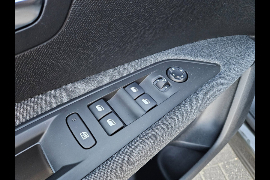 Peugeot 3008 1.2 PureTech Blue Lease Executive Camera! Airco/Clima! Cruise Control! Nette Auto! NAP! Dealer Onderhouden!
