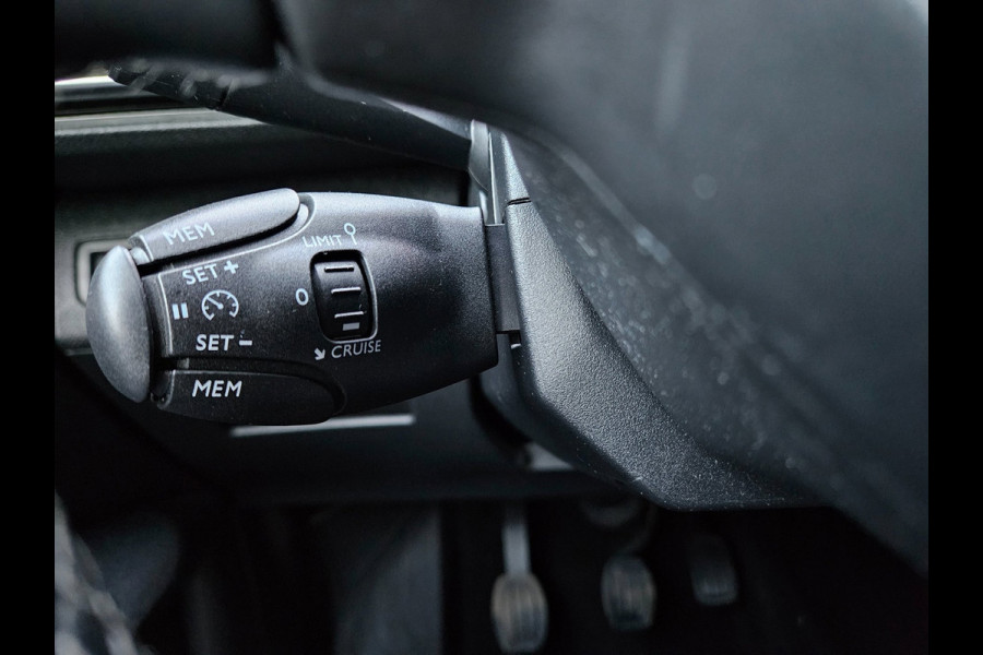 Peugeot 3008 1.2 PureTech Blue Lease Executive Camera! Airco/Clima! Cruise Control! Nette Auto! NAP! Dealer Onderhouden!