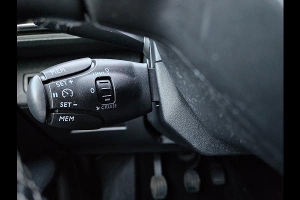 Peugeot 3008 1.2 PureTech Blue Lease Executive Camera! Airco/Clima! Cruise Control! Nette Auto! NAP! Dealer Onderhouden!