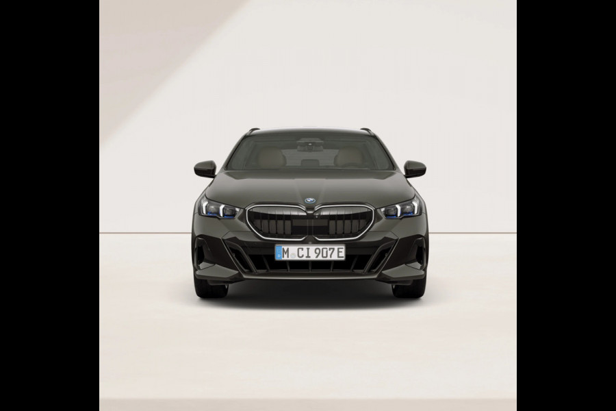 BMW 5 Serie Touring 550e xDrive - M-Sport Pro - Onderstel Prof - Bowers & Wilkins