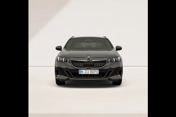 BMW 5 Serie Touring 550e xDrive - M-Sport Pro - Onderstel Prof - Bowers & Wilkins