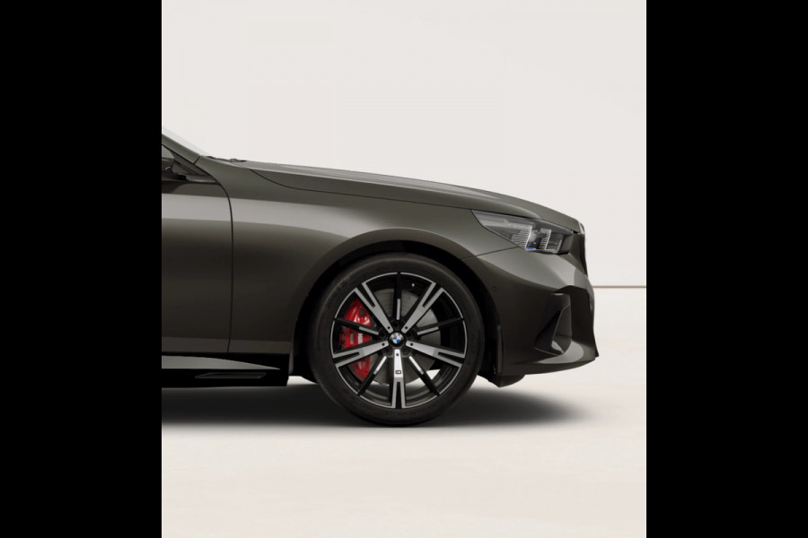 BMW 5 Serie Touring 550e xDrive - M-Sport Pro - Onderstel Prof - Bowers & Wilkins