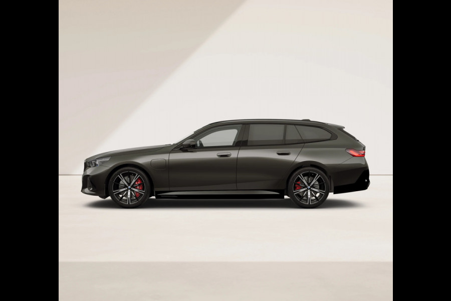 BMW 5 Serie Touring 550e xDrive - M-Sport Pro - Onderstel Prof - Bowers & Wilkins