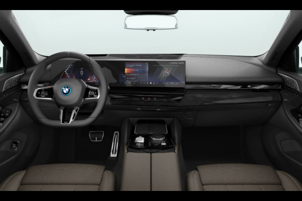 BMW 5 Serie Touring 550e xDrive - M-Sport Pro - Onderstel Prof - Bowers & Wilkins
