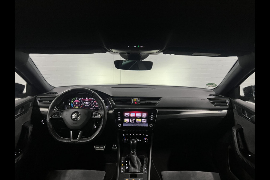 Škoda Superb Combi 1.4 TSI iV Sportline Business Trekhaak | Cruise control | Carplay | Stoelverwarming | Achteruitrijcamera | Navigatie | Keyless | Leder/Alcantara
