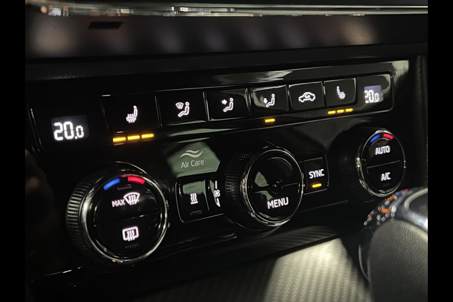 Škoda Superb Combi 1.4 TSI iV Sportline Business Trekhaak | Cruise control | Carplay | Stoelverwarming | Achteruitrijcamera | Navigatie | Keyless | Leder/Alcantara