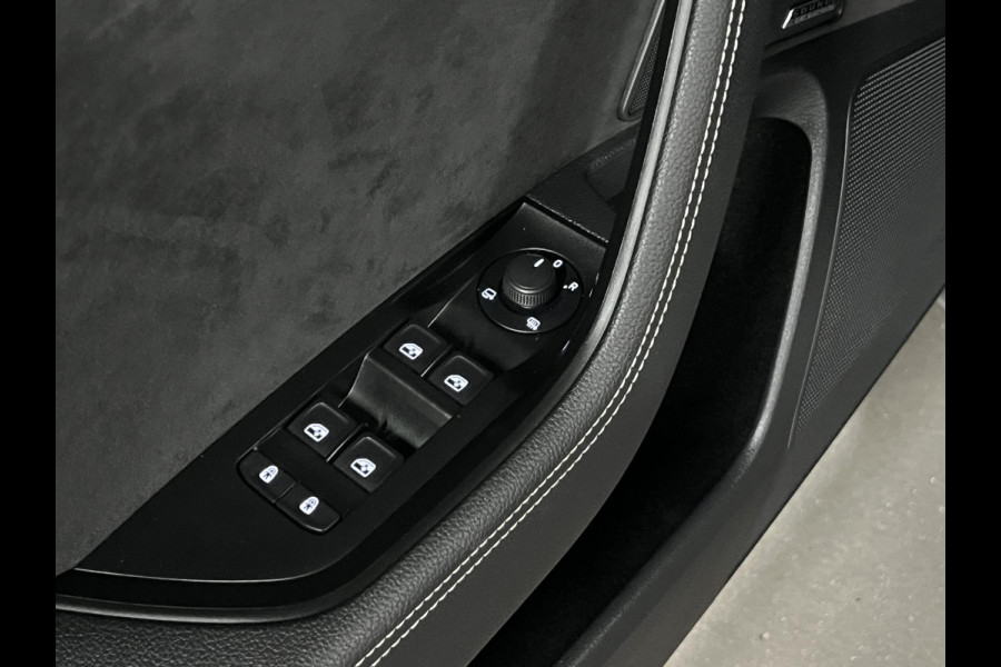 Škoda Superb Combi 1.4 TSI iV Sportline Business Trekhaak | Cruise control | Carplay | Stoelverwarming | Achteruitrijcamera | Navigatie | Keyless | Leder/Alcantara