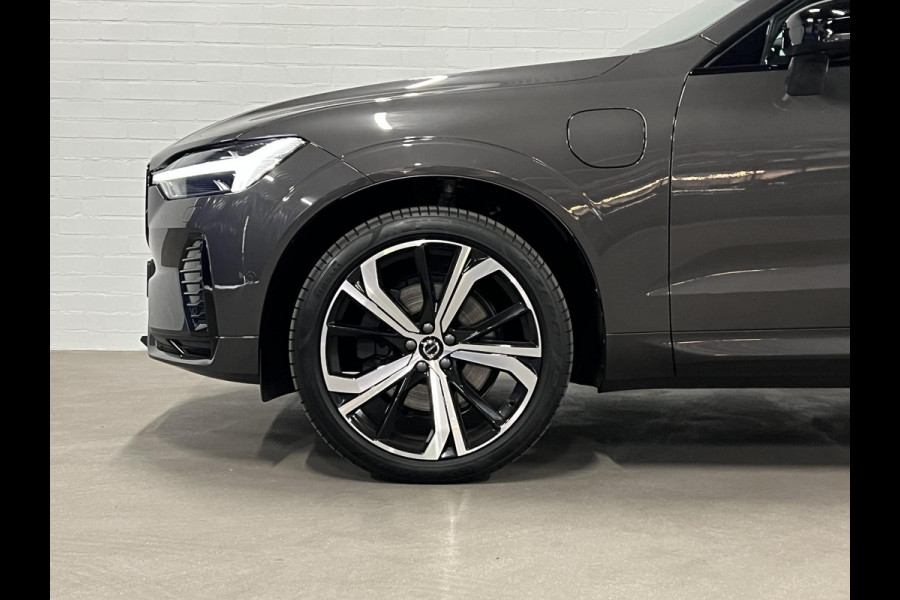 Volvo XC60 2.0 T8 Plug-in hybrid AWD Plus Dark Luchtvering | Trekhaak | Adapt. cruise | Open dak | 360 camera | Harman/Kardon | Stuur-/Stoelverwarming