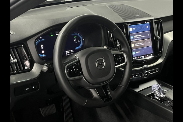Volvo XC60 2.0 T8 Plug-in hybrid AWD Plus Dark Luchtvering | Trekhaak | Adapt. cruise | Open dak | 360 camera | Harman/Kardon | Stuur-/Stoelverwarming