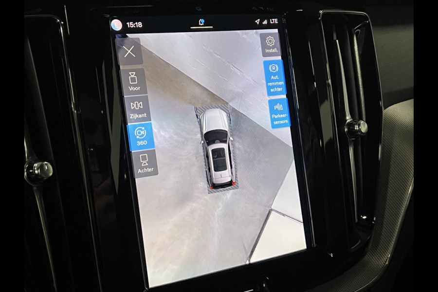 Volvo XC60 2.0 T8 Plug-in hybrid AWD Plus Dark Luchtvering | Trekhaak | Adapt. cruise | Open dak | 360 camera | Harman/Kardon | Stuur-/Stoelverwarming