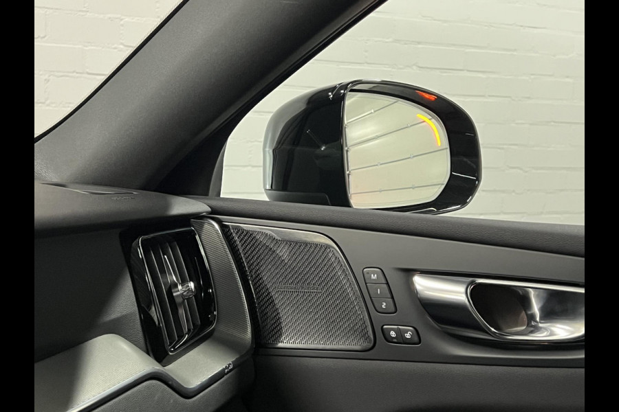 Volvo XC60 2.0 T8 Plug-in hybrid AWD Plus Dark Luchtvering | Trekhaak | Adapt. cruise | Open dak | 360 camera | Harman/Kardon | Stuur-/Stoelverwarming