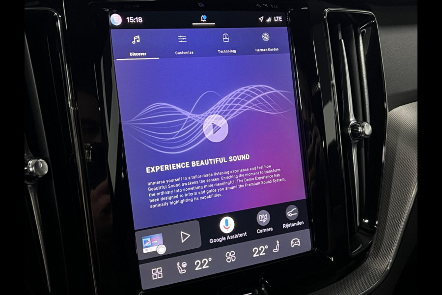 Volvo XC60 2.0 T8 Plug-in hybrid AWD Plus Dark Luchtvering | Trekhaak | Adapt. cruise | Open dak | 360 camera | Harman/Kardon | Stuur-/Stoelverwarming