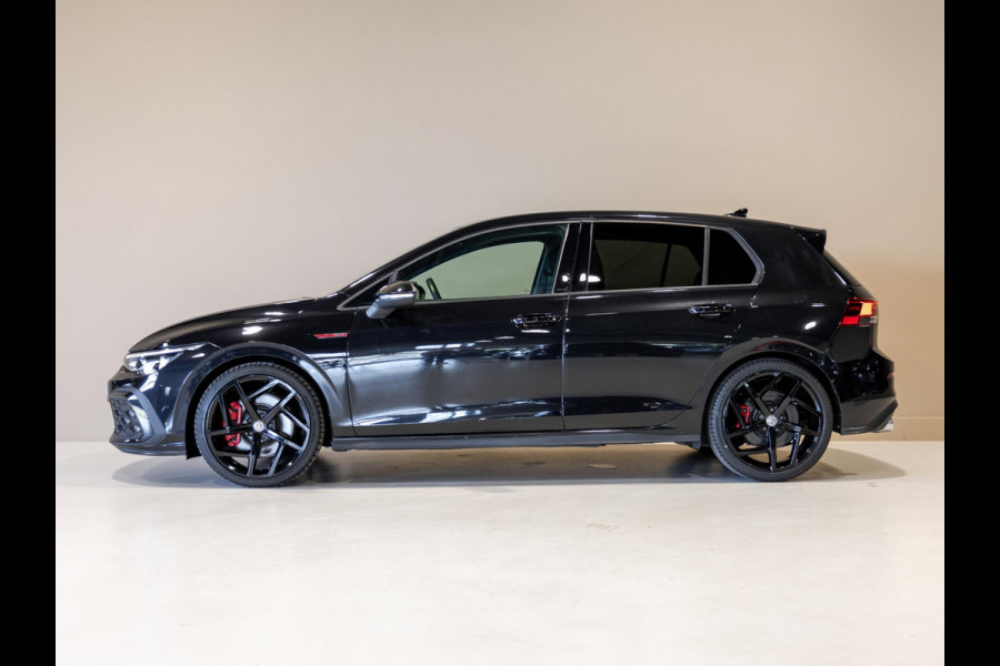Volkswagen Golf 2.0 TSI GTI / 245pk / Achteruitrij camera / Dodehoek assistent / Stoel en stuurverwarming /