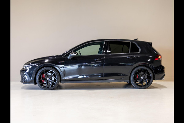 Volkswagen Golf 2.0 TSI GTI / 245pk / Achteruitrij camera / Dodehoek assistent / Stoel en stuurverwarming /