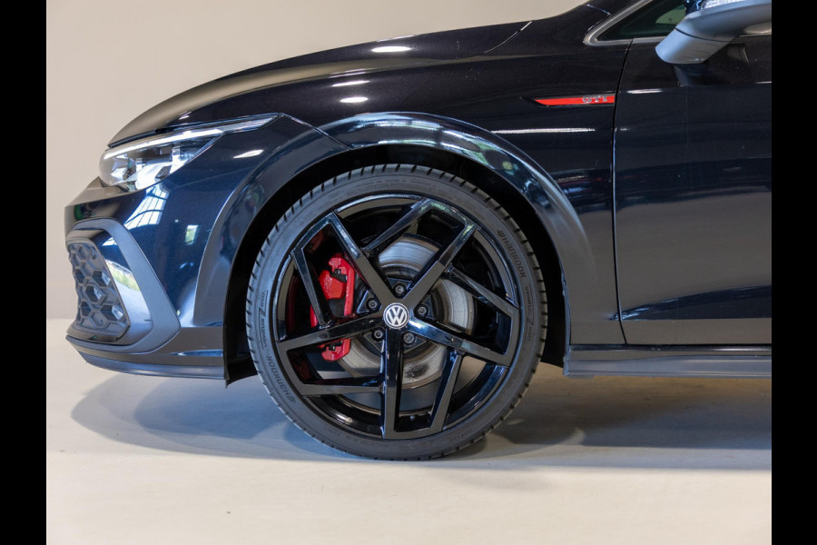Volkswagen Golf 2.0 TSI GTI / 245pk / Achteruitrij camera / Dodehoek assistent / Stoel en stuurverwarming /