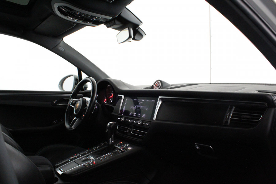 Porsche Macan 2.9 GTS > Pano.schuif/Sport-chrono/Luchtvering/21inch