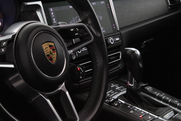 Porsche Macan 2.9 GTS > Pano.schuif/Sport-chrono/Luchtvering/21inch