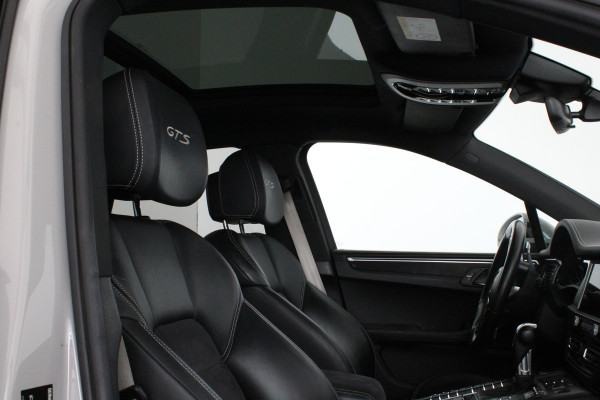 Porsche Macan 2.9 GTS > Pano.schuif/Sport-chrono/Luchtvering/21inch