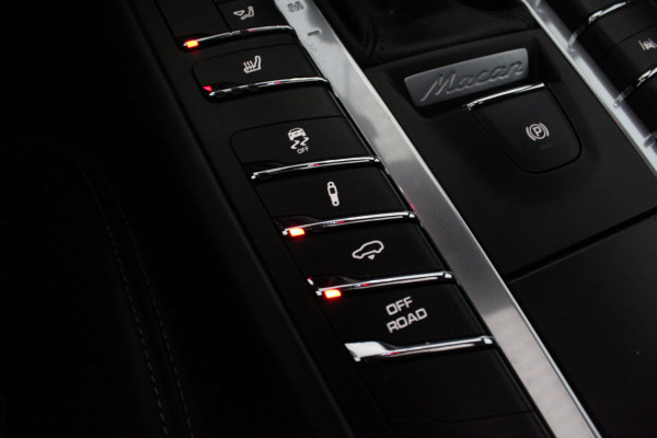 Porsche Macan 2.9 GTS > Pano.schuif/Sport-chrono/Luchtvering/21inch