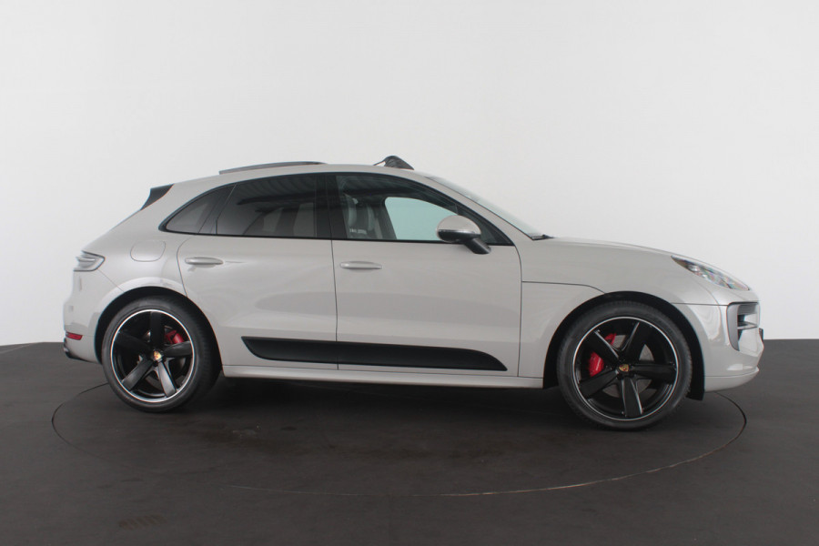 Porsche Macan 2.9 GTS > Pano.schuif/Sport-chrono/Luchtvering/21inch