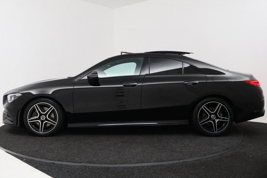 Mercedes-Benz CLA-Klasse 200 Business Solution AMG (PANORAMADAK, STOELVERWARMING, SFEERVERLICHTING, CAMERA, CRUISE CONTROL)
