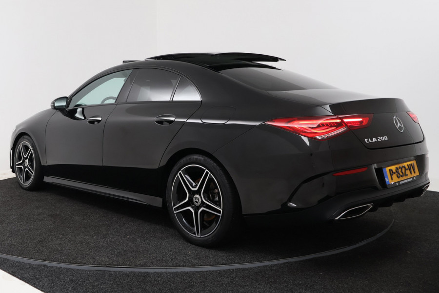 Mercedes-Benz CLA-Klasse 200 Business Solution AMG (PANORAMADAK, STOELVERWARMING, SFEERVERLICHTING, CAMERA, CRUISE CONTROL)