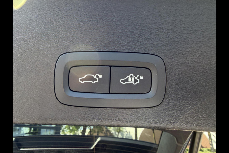 Volvo XC40 Recharge Ultimate 70 kWh SOH 97% | WARMTEPOMP | PANORAMADAK | ELEKTRISCHE TREKHAAK | 360° CAMERA | HARMAN KARDON | STOEL- & STUURVERWARMING | ELEKTRISCHE STOELEN MET GEHEUGEN | VOLVO DEALER ONDERHOUDEN | ALL-IN-PRIJS |