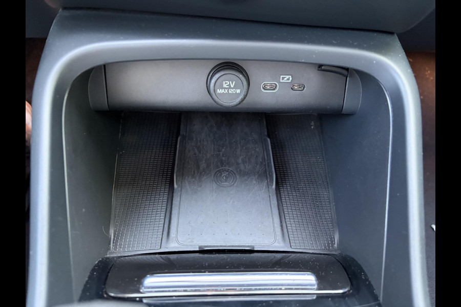 Volvo XC40 Recharge Ultimate 70 kWh SOH 97% | WARMTEPOMP | PANORAMADAK | ELEKTRISCHE TREKHAAK | 360° CAMERA | HARMAN KARDON | STOEL- & STUURVERWARMING | ELEKTRISCHE STOELEN MET GEHEUGEN | VOLVO DEALER ONDERHOUDEN | ALL-IN-PRIJS |
