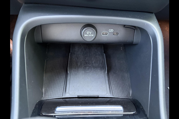 Volvo XC40 Recharge Ultimate 70 kWh SOH 97% | WARMTEPOMP | PANORAMADAK | ELEKTRISCHE TREKHAAK | 360° CAMERA | HARMAN KARDON | STOEL- & STUURVERWARMING | ELEKTRISCHE STOELEN MET GEHEUGEN | VOLVO DEALER ONDERHOUDEN | ALL-IN-PRIJS |