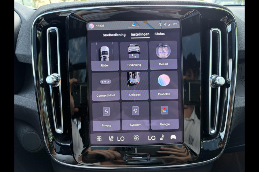 Volvo XC40 Recharge Ultimate 70 kWh SOH 97% | WARMTEPOMP | PANORAMADAK | ELEKTRISCHE TREKHAAK | 360° CAMERA | HARMAN KARDON | STOEL- & STUURVERWARMING | ELEKTRISCHE STOELEN MET GEHEUGEN | VOLVO DEALER ONDERHOUDEN | ALL-IN-PRIJS |