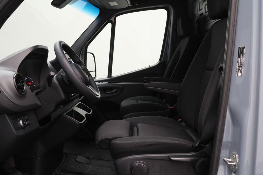 Mercedes-Benz Sprinter 317 CDI L2H2 RWD Camera, Side-Steps, Cruise, Apple Carplay, PDC, Stoelverwarming