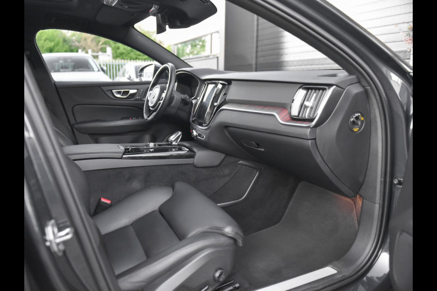 Volvo V60 2.0 T6 Twin Engine AWD Inscription Schuifdak Harman Kardon Trekhaak Adaptive cruise control