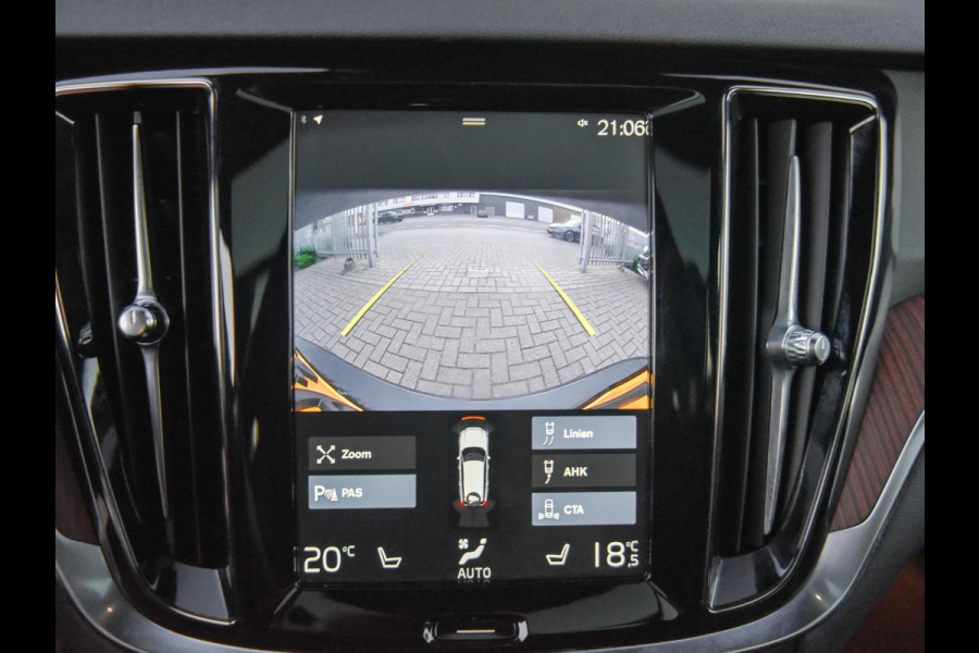 Volvo V60 2.0 T6 Twin Engine AWD Inscription Schuifdak Harman Kardon Trekhaak Adaptive cruise control