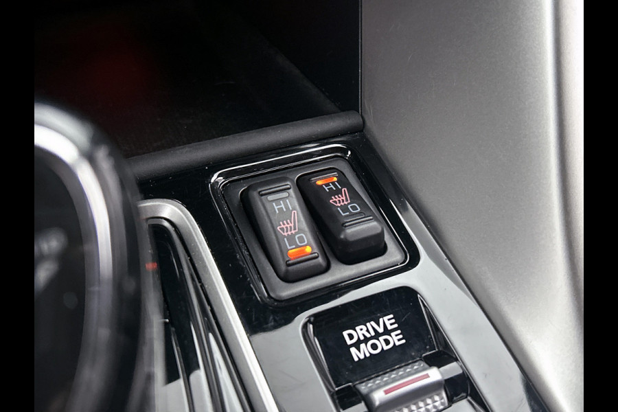 Mitsubishi Eclipse Cross 2.4 PHEV Intense+ Hybride / Navigatie / 1/2 Leder / Pdc. / Airco-ecc./ Radio multimedia / Apk nieuw