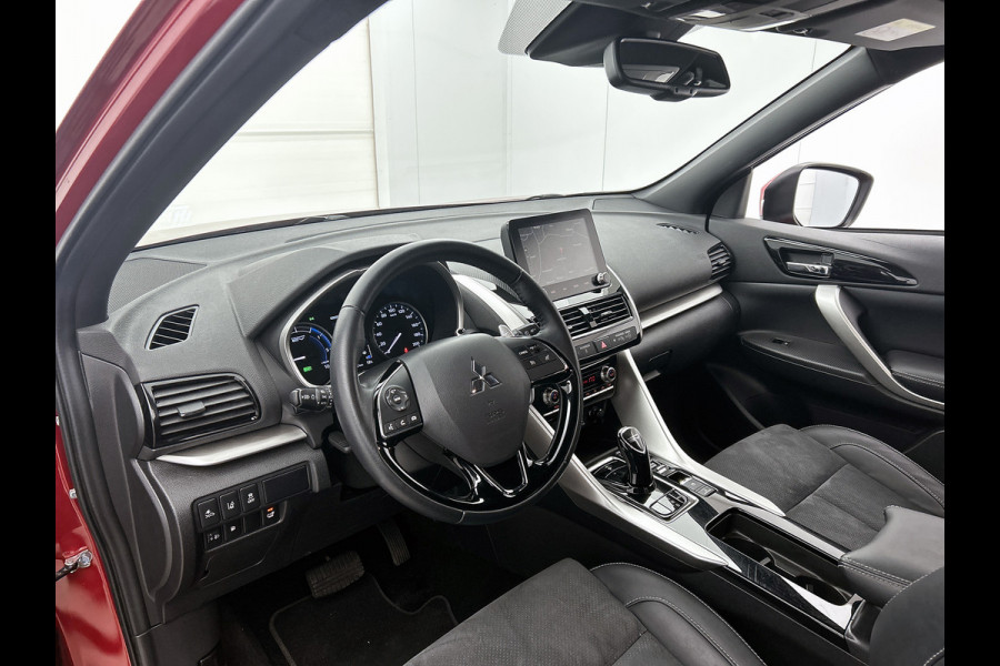 Mitsubishi Eclipse Cross 2.4 PHEV Intense+ Hybride / Navigatie / 1/2 Leder / Pdc. / Airco-ecc./ Radio multimedia / Apk nieuw