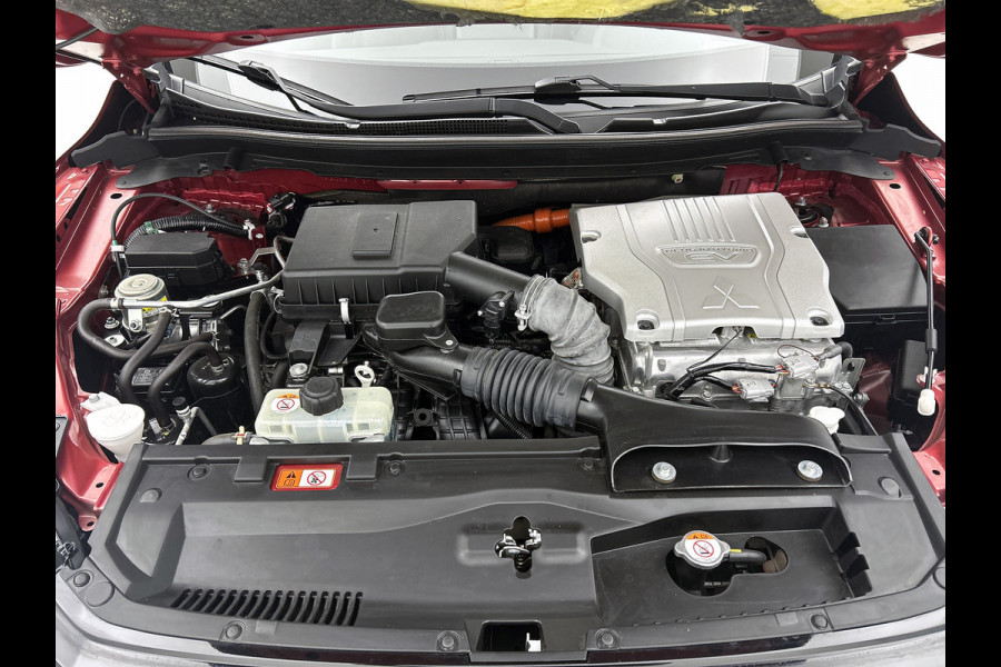 Mitsubishi Eclipse Cross 2.4 PHEV Intense+ Hybride / Navigatie / 1/2 Leder / Pdc. / Airco-ecc./ Radio multimedia / Apk nieuw