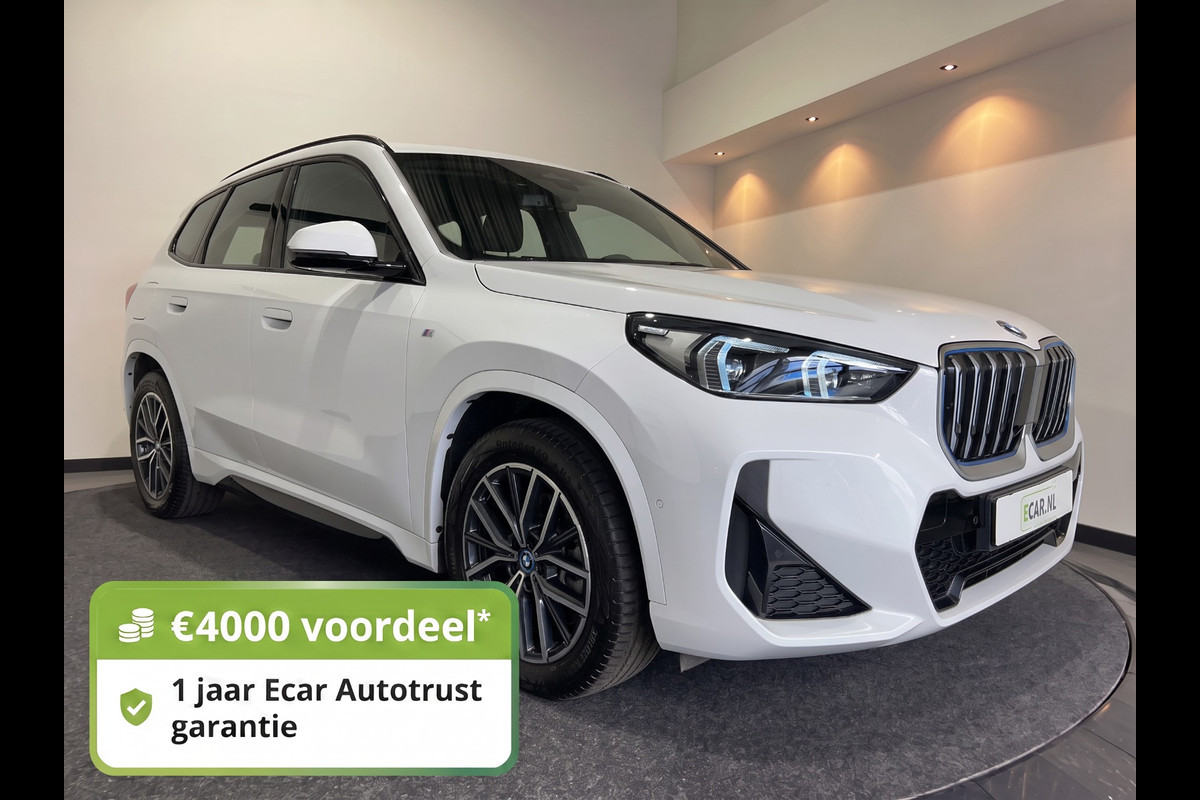 BMW iX1 xDrive30 67 kWh M-Sport | Tot € 4.000 klantvoordeel* | SOH 98,3% | Sportstoelen | Premiumpakket