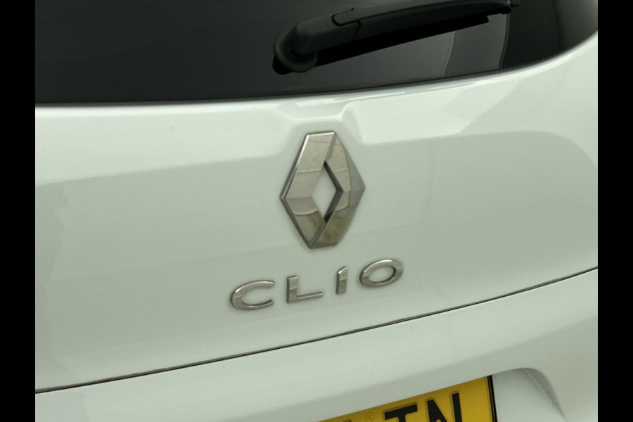 Renault Clio Estate 0.9 TCe Limited 90PK / Airco / Navigatie / Radio multimedia / Parkeer sensoren / Apk 06-2028