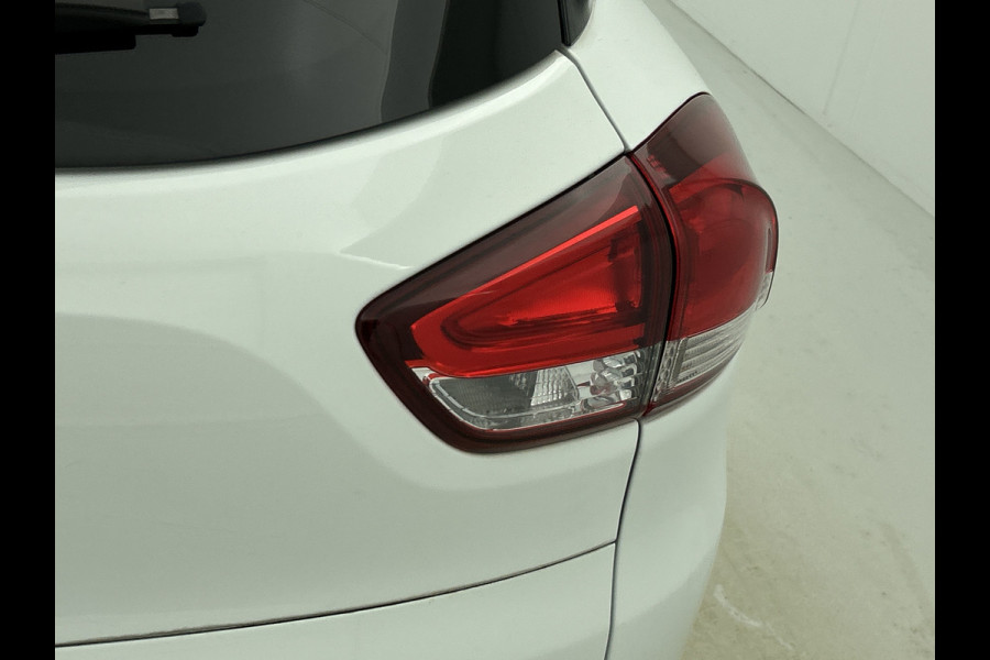 Renault Clio Estate 0.9 TCe Limited 90PK / Airco / Navigatie / Radio multimedia / Parkeer sensoren / Apk 06-2028